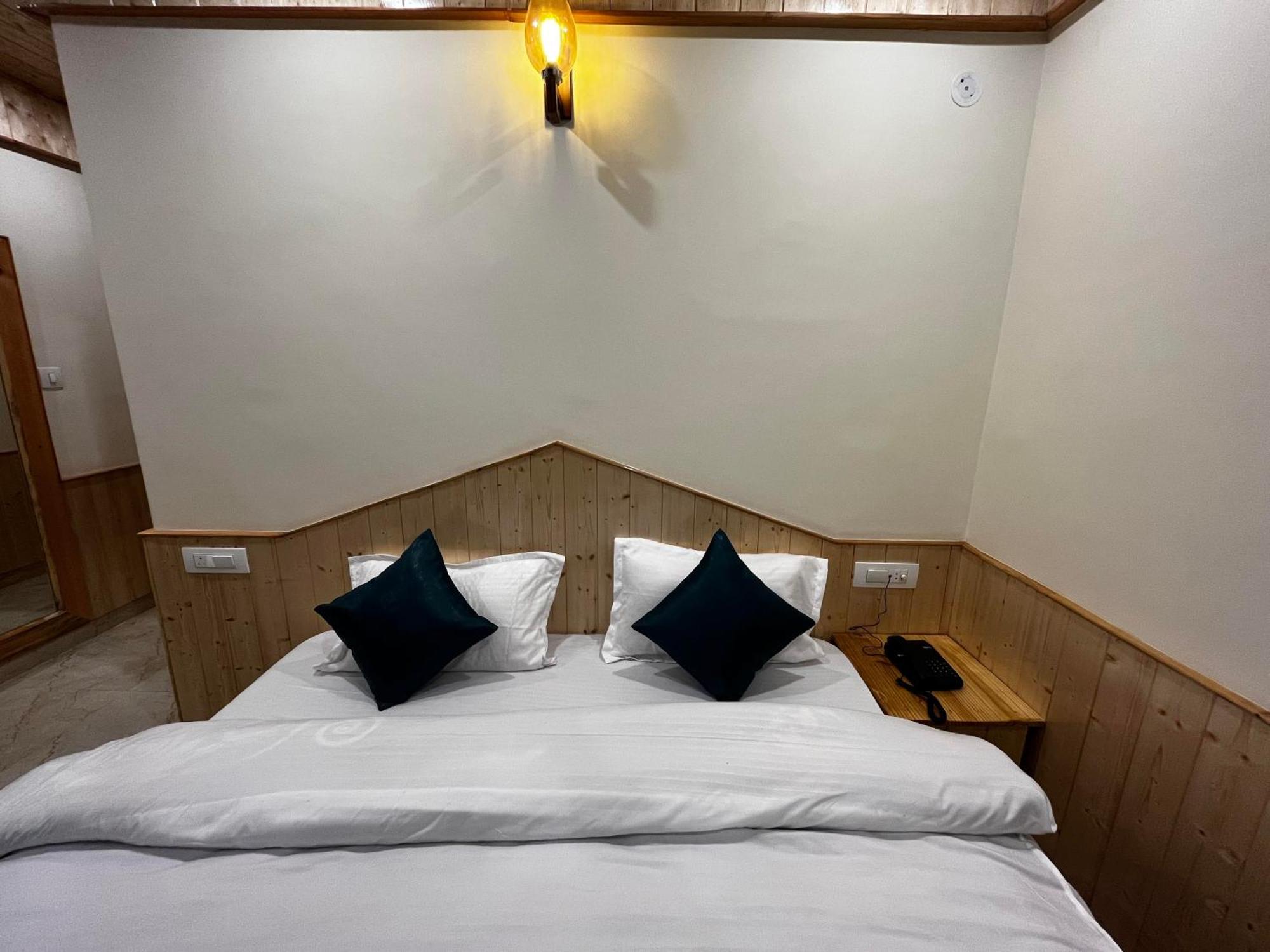 Hotel Mid Orchard Kasol L River Side -Pure Veg Hotel Exterior foto