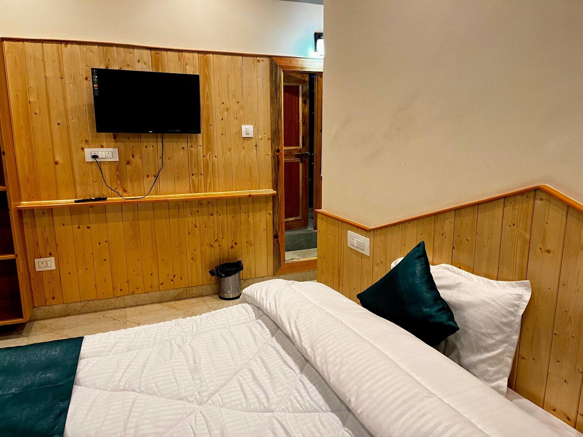 Hotel Mid Orchard Kasol L River Side -Pure Veg Hotel Exterior foto