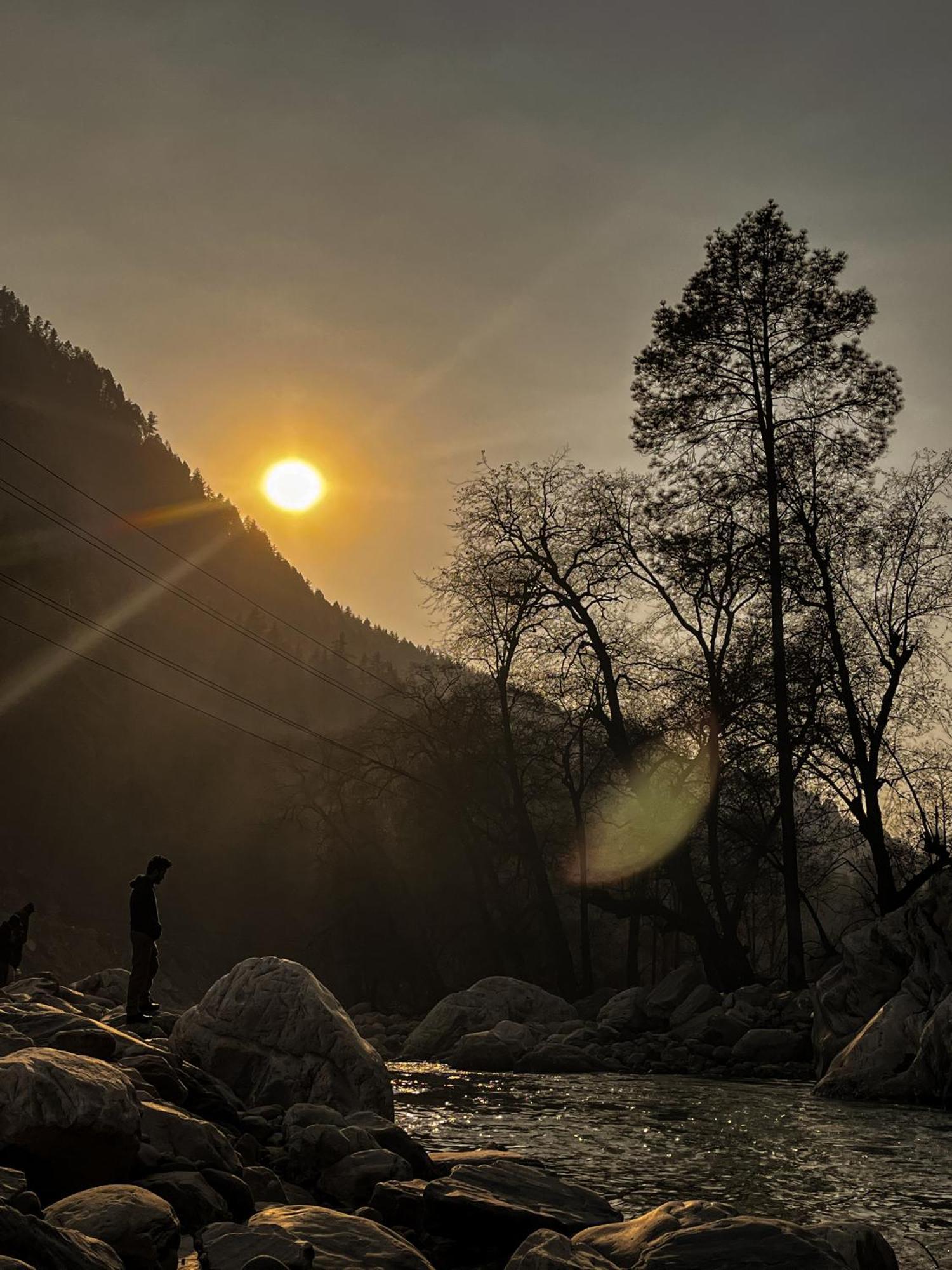 Hotel Mid Orchard Kasol L River Side -Pure Veg Hotel Exterior foto