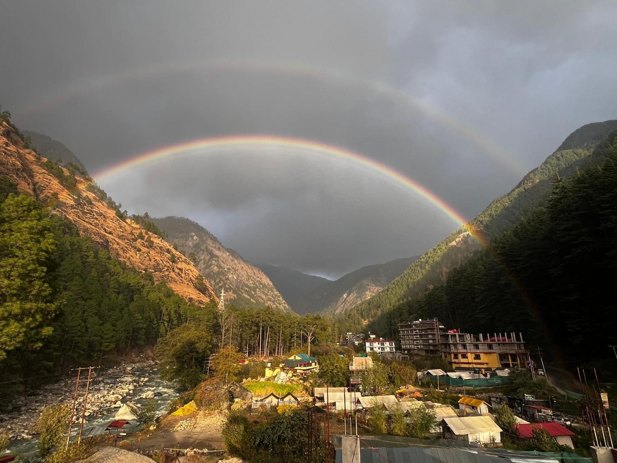 Hotel Mid Orchard Kasol L River Side -Pure Veg Hotel Exterior foto